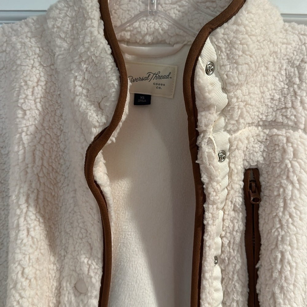 NWOT Cream Fleece - Picture 2 of 2
